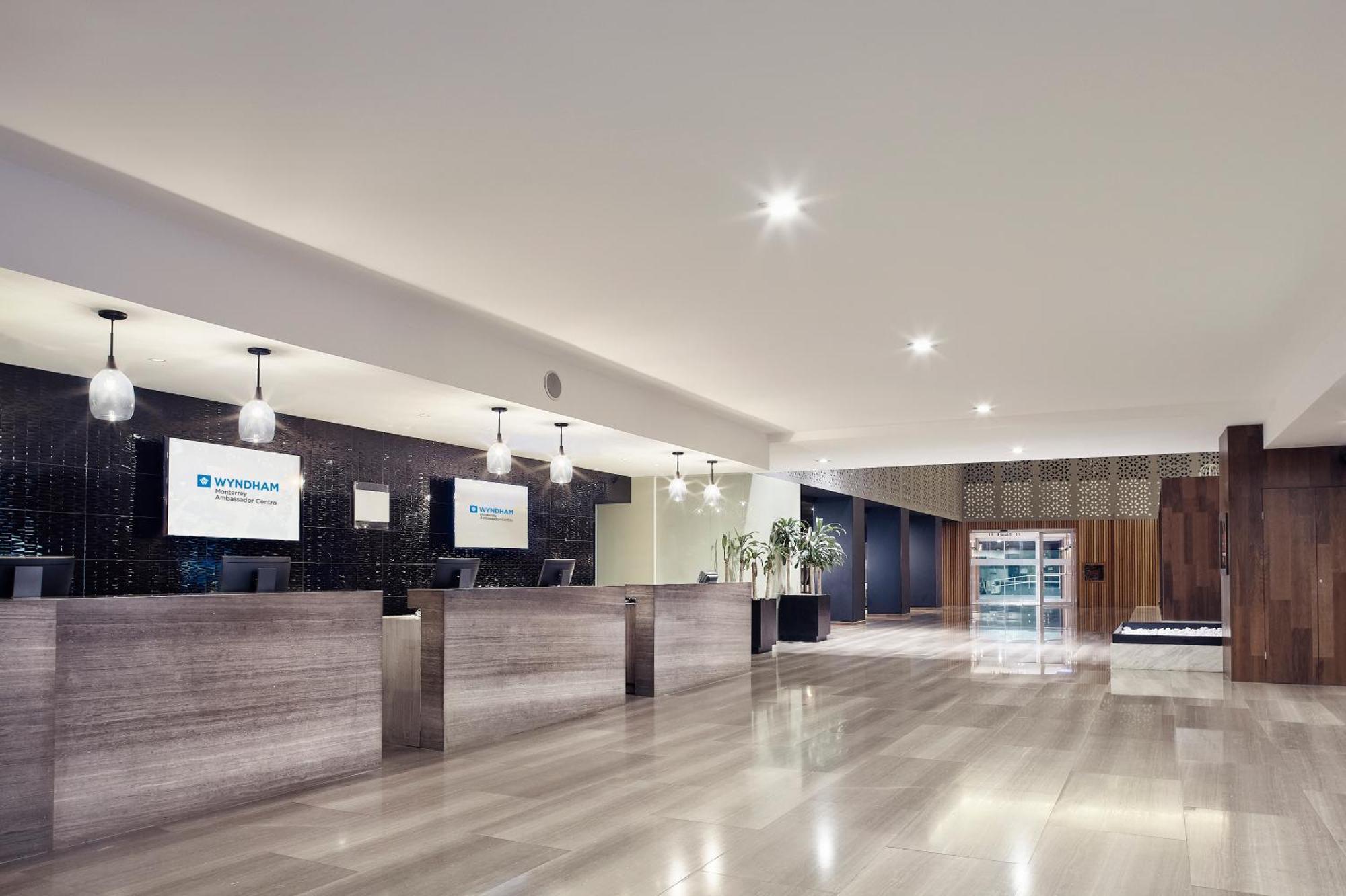 Wyndham Ambassador Centro 4* Monterrei